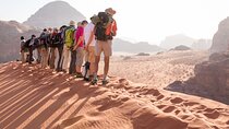  Wadi Rum: Premium English Speaking Guide 4WD Desert Tour