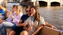 Highlights and Local Insights Canal Cruise Tour in Amsterdam