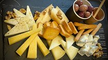 Porto Private Gourmet Food & Wine Historic Tour with a Sommelière