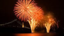Luxurious New Year's Eve with DJ, Open Bar, Snacks & Wine