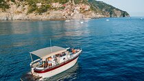 Cinque Terre Sunset Boat Tour : golden hour on the water