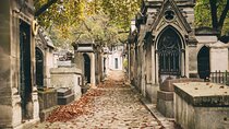 Paris: Famous Graves of Pere Lachaise Cemetery Guided Tour