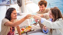 Barcelona : 2 hours Sailing tour with snacks and drinks