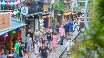 Private Hanoi Walking Tour Through a Train Street