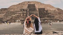 Guided Tour in Teotihuacan with Cave Breakfast and Tansport