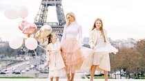 1 Hour Private Photo Session experience with the Eiffel Tower