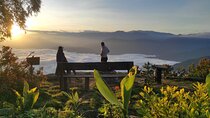 Trekking to the Palace of the Clouds