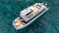 Maui Luxury Snorkeling Molokini aboard Air Conditioned Yacht 
