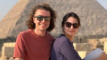 Cairo: Pyramids, Bazaar, Lunch with Female Guide