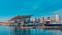 Electric bike tour through parks and beaches in Barcelona