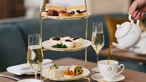 Royal London Walking Tour with High Tea at Kensington Palace