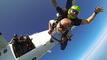 Private Skydive in Dubai at 13,000ft with Transfer Options