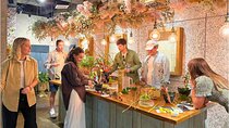 Japanese flower arranging (Ikebana) Experience/Workshop in Tokyo