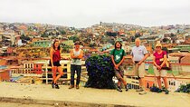 Valparaíso Walking Tour with a Local Expert and Lunch Included