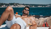 4 Hours Private Tour with Dives in Catamaran in Lisbon