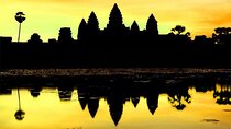 Small-Group Explore Angkor Wat Sunrise Tour with Guide 