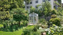 Montmartre Marvels Small-Group Tour with Renoir Gardens Entrance