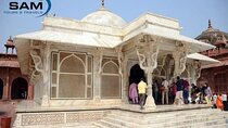 Taj Mahal Tour from Delhi by Vande Bharat Express