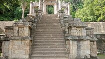 Kandy to Yapahuwa and Namal Uyana Day Tour