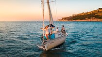 Lisbon: "Sunset" and "Day Tours" by boat, with drinks and Music.