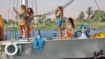 Aswan to Luxor: 4-Day Shared Nile Cruise, Abu Simbel & Balloon