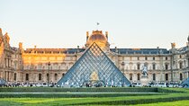 Louvre Museum Paris Private Tour with Tickets and Transfers