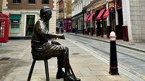 Fashion History Walking Tour in London