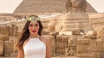 Private Giza Pyramids and Egyptian Museum Tour with Dinner at Nile Cruise