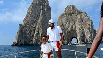 Capri Private all inclusive Boat Tour with City Exploration