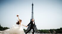 Romantic Eiffel Tower Couple Photoshoot 