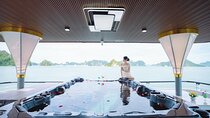Premium Cruise Hanoi to Halong Bay with Buffet Lunch and Jacuzzi