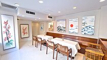 Enjoy Japanese Art with Sake and Tea