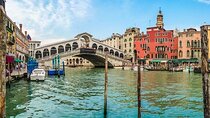 Venice Full-Day Tour from Milan with Boat Cruise Across the Canal