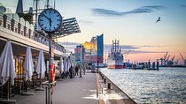 Private transfer from Amsterdam to Hamburg, 2h stop in Deventer