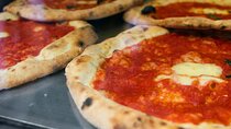 Naples Guided Tour of Spaccanapoli and Street Food Tasting