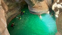 Wadi Shab and sinkhole with local guide 