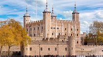 Guided Tower of London Tour with Nearby Rickshaw Ride