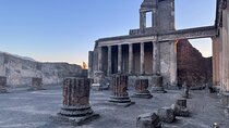 Exclusive All Inclusive Pompeii and Wine Tasting Private Tour