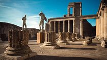 Pompeii and Naples' with World Famous Street Food