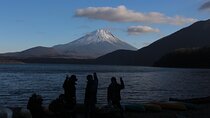 Private car, customizable tour of Mt. Fuji with Cameraman