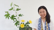 Private Ikebana Experience and Tea at a Cozy Place