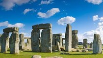 Stonehenge and Bath Tour from London