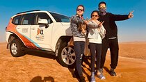 Dubai Desert Safari:BBQ Dinner, Dune Bashing & Live Entertainment