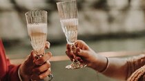 Romantic boat ride 90 min with Möet Chandon