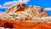 Private Guided Hike through White Pocket Off Road Activity