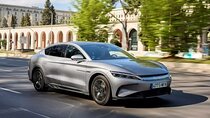 Premium Chauffeur Service in Dubai 