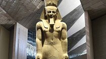 Cairo Womens Guided Tour of the Pyramids Bazaar and Museum