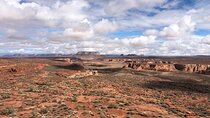 Wind Pebble Canyon Partial Hiking tour through Antelope Canyon 