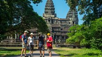 Exploring Angkor Wat Tour by Tuk Tuk 
