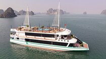 From Hanoi: Luxury 5-Star Halong Bay Day Cruise with Limousine 